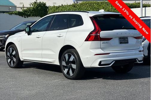 2024 Volvo XC60 Recharge Plug-In Hybrid T8 Plus Dark Theme