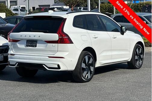 2024 Volvo XC60 Recharge Plug-In Hybrid T8 Plus Dark Theme