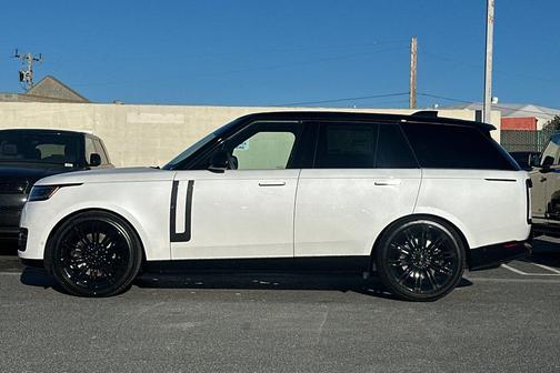 2026 Land Rover Range Rover P530 SE