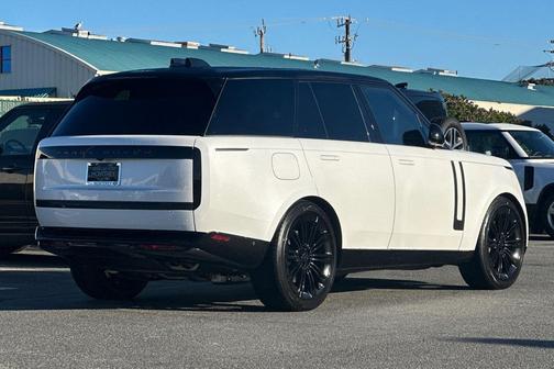 2026 Land Rover Range Rover P530 SE