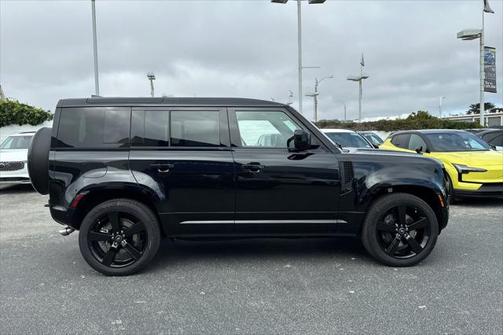 2025 Land Rover Defender 110 P500 X-Dynamic SE