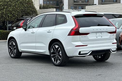 2026 Volvo XC60 B5 Plus