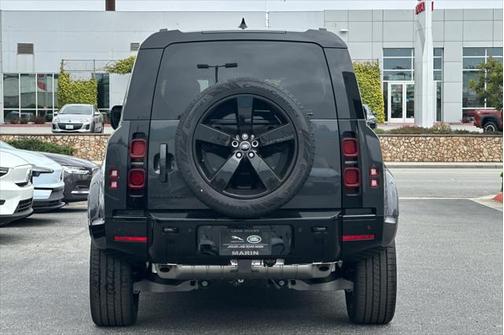 2025 Land Rover Defender 110 P400 X-Dynamic SE