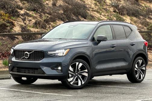 2026 Volvo XC40 B5 Ultra