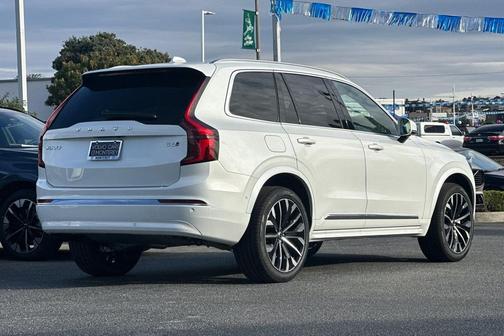 2026 Volvo XC90 B6 Plus 7-Seater