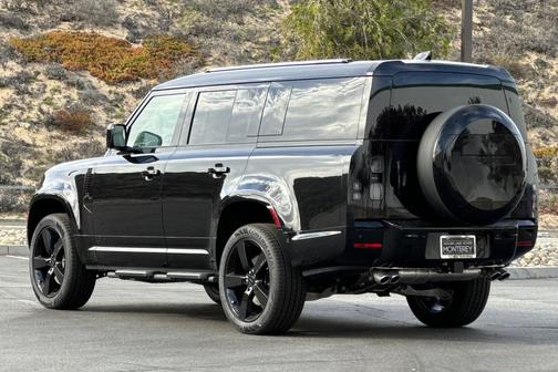 2026 Land Rover Defender V8