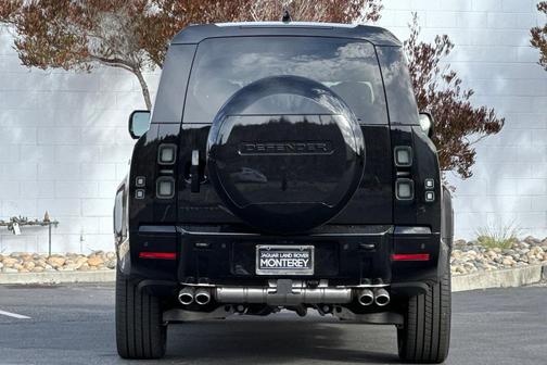 2026 Land Rover Defender V8