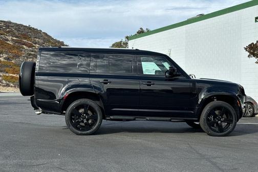 2026 Land Rover Defender V8