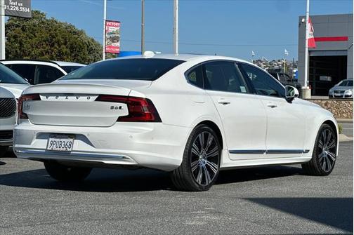 2023 Volvo S90 B6 Plus