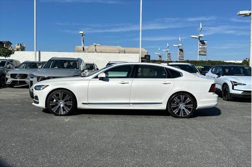 2023 Volvo S90 B6 Plus