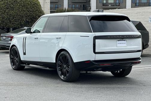 2025 Land Rover Range Rover P400 SE 7 Seat