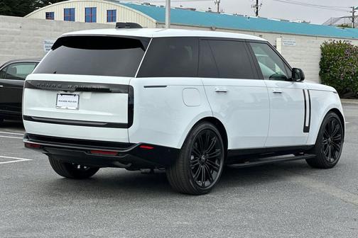 2025 Land Rover Range Rover P400 SE 7 Seat