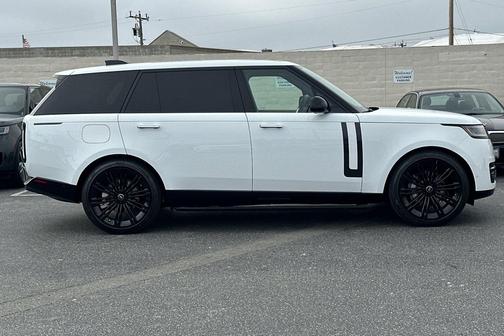 2025 Land Rover Range Rover P400 SE 7 Seat