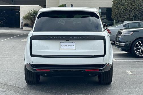 2025 Land Rover Range Rover P400 SE 7 Seat