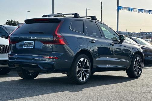 2026 Volvo XC60 B5 Plus