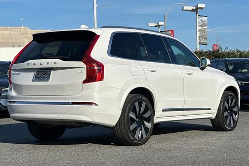 2023 Volvo XC90 Recharge Plug-In Hybrid T8 Ultimate Bright Theme 7-Seater