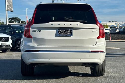 2023 Volvo XC90 Recharge Plug-In Hybrid T8 Ultimate Bright Theme 7-Seater