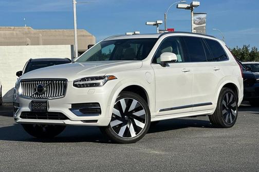2023 Volvo XC90 Recharge Plug-In Hybrid T8 Ultimate Bright Theme 7-Seater