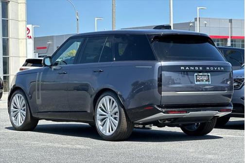 2025 Land Rover Range Rover P530 SE