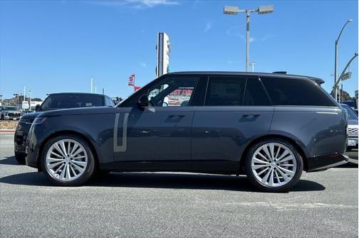 2025 Land Rover Range Rover P530 SE