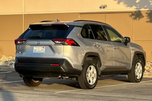 2021 Toyota RAV4 Hybrid LE