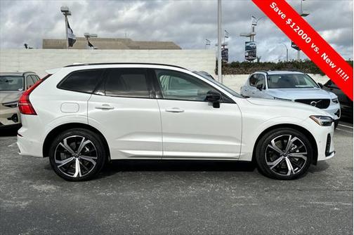 2024 Volvo XC60 Recharge Plug-In Hybrid T8 Ultimate Dark Theme