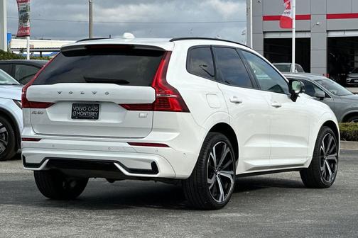 2024 Volvo XC60 Recharge Plug-In Hybrid T8 Ultimate Dark Theme