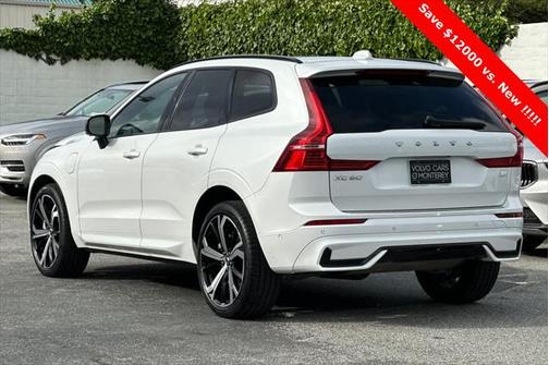 2024 Volvo XC60 Recharge Plug-In Hybrid T8 Ultimate Dark Theme