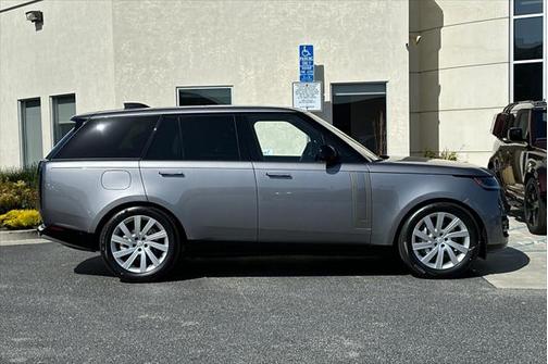 2025 Land Rover Range Rover P400 SE