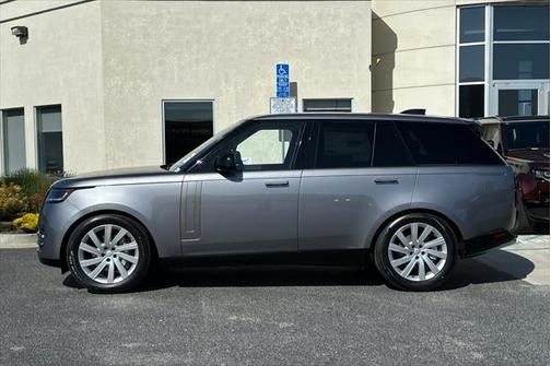 2025 Land Rover Range Rover P400 SE