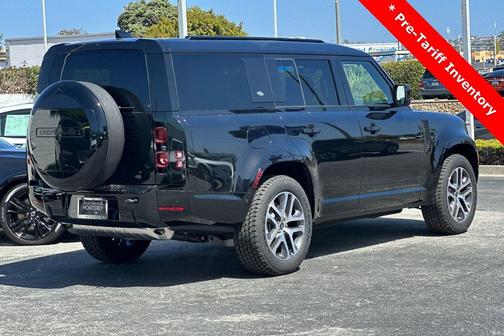 2024 Land Rover Defender 130 P400 X-Dynamic SE