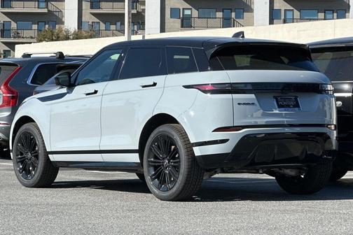 2026 Land Rover Range Rover Evoque Dynamic SE