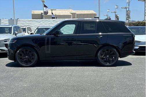 2025 Land Rover Range Rover P530 SE
