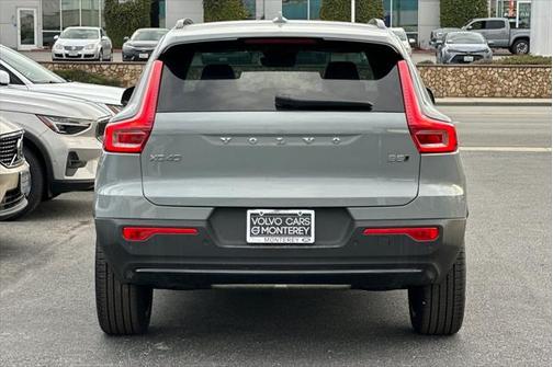 2025 Volvo XC40 Ultra Dark Theme