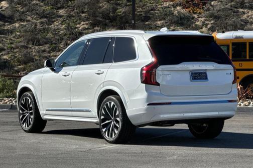 2026 Volvo XC90 B6 Ultra 7-Seater