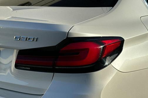 2021 BMW 530 530i