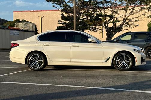 2021 BMW 530 530i