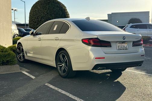 2021 BMW 530 530i
