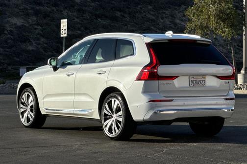 2022 Volvo XC60 B6 Inscription