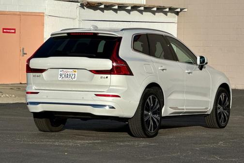 2022 Volvo XC60 B6 Inscription
