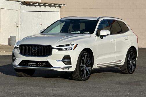 2022 Volvo XC60 B6 Inscription