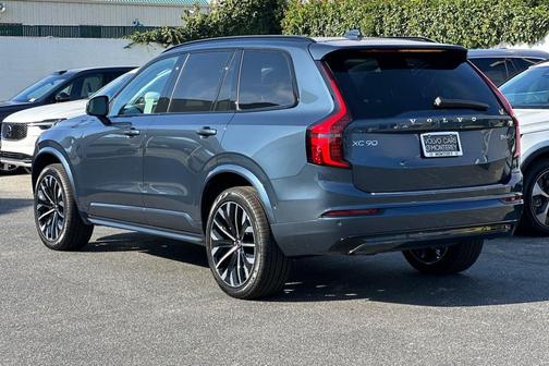 2026 Volvo XC90 B6 Ultra Dark Theme 6-Seater