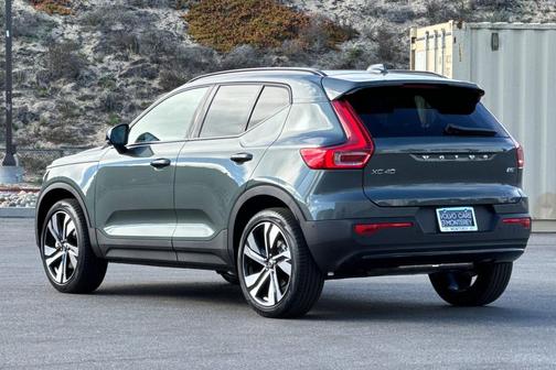 2026 Volvo XC40 B5 Ultra