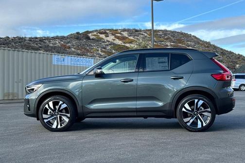 2026 Volvo XC40 B5 Ultra