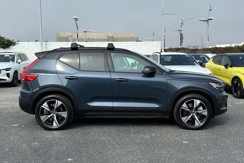 2022 Volvo XC40 Recharge Pure Electric P8 Twin Plus