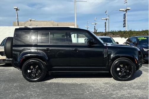 2023 Land Rover Defender 110 X-Dynamic SE