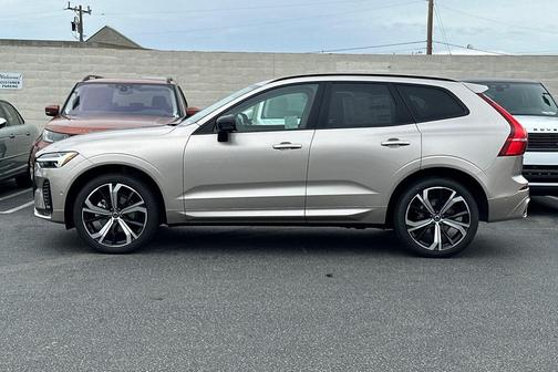 2025 Volvo XC60 B5 Ultra