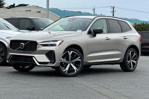 2025 Volvo XC60 B5 Ultra