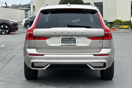 2025 Volvo XC60 B5 Ultra