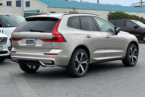 2025 Volvo XC60 B5 Ultra